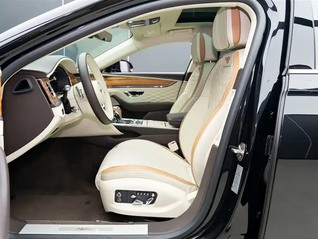 Bentley Flying Spur PHEV — фото 6