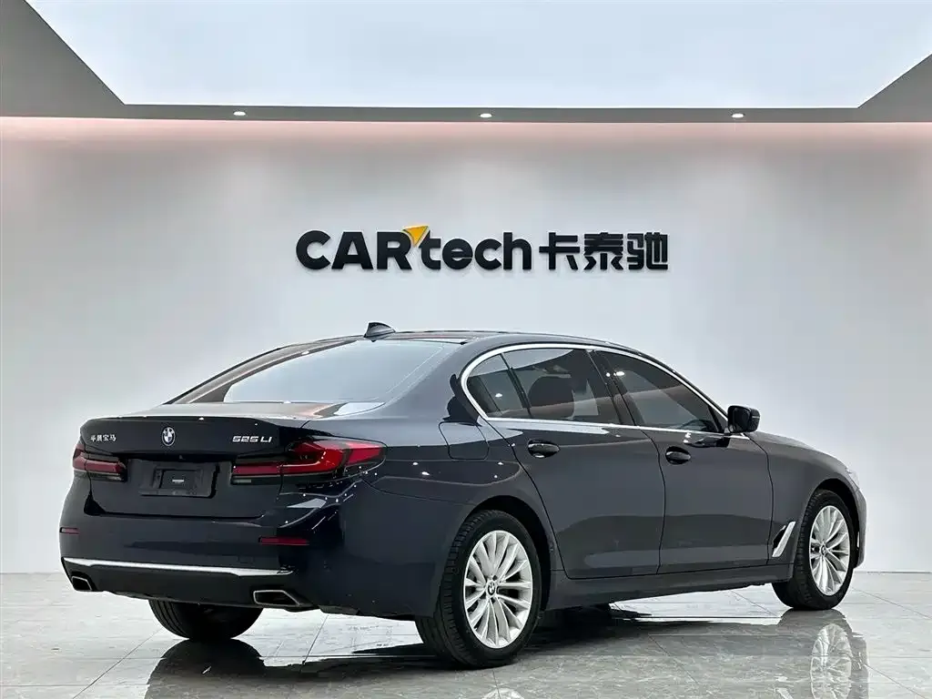 BMW 5 Series — фото 2