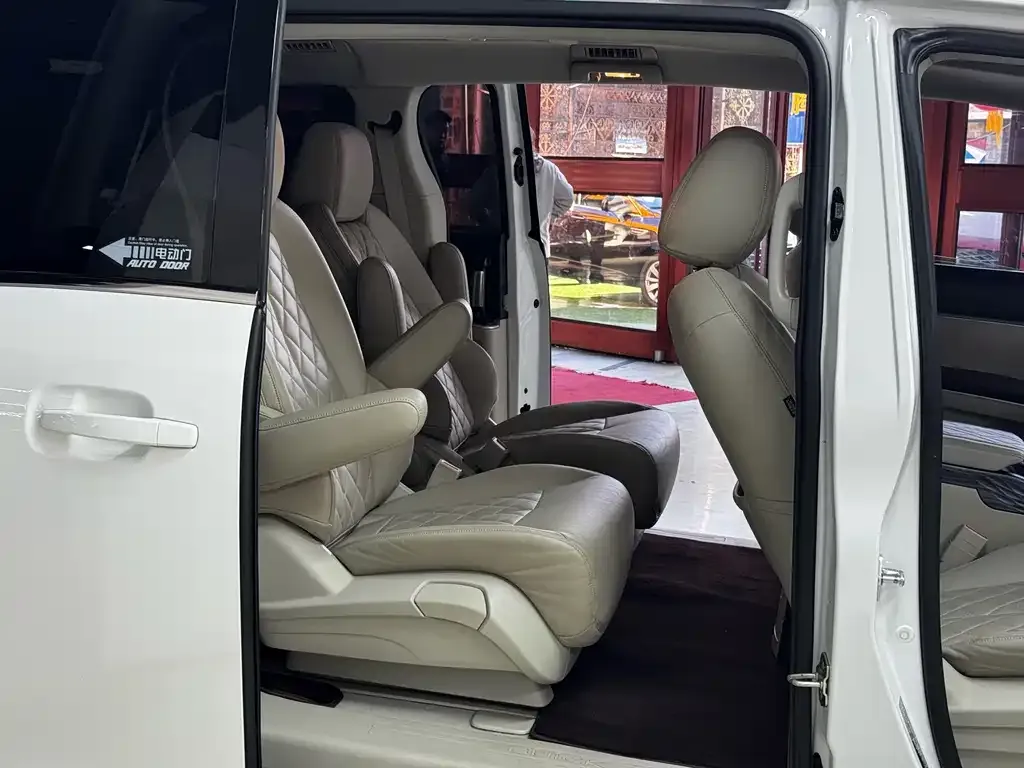 Buick GL8 2022 из CN, фото 7