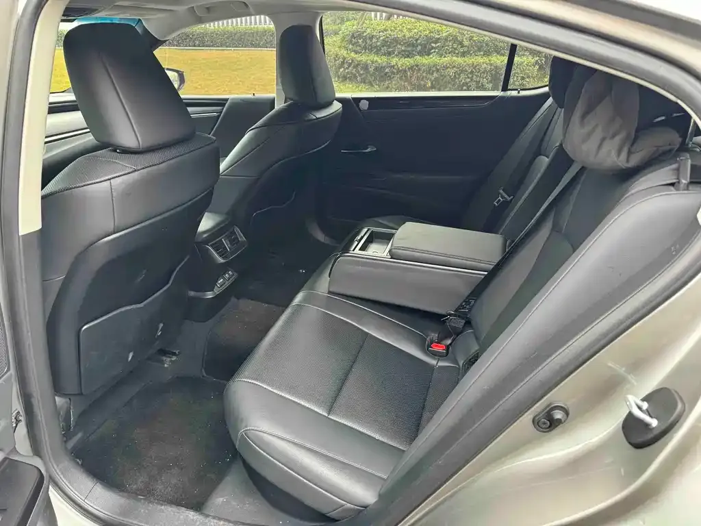Lexus ES 2021 из CN, фото 2