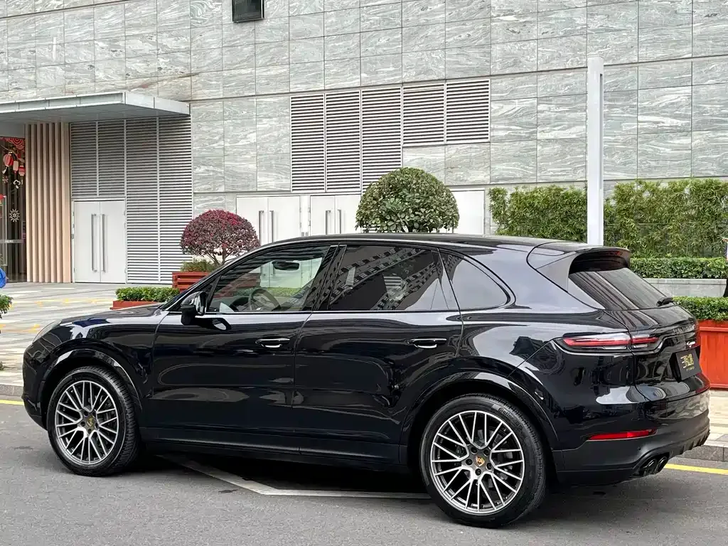 Porsche Cayenne — фото 4