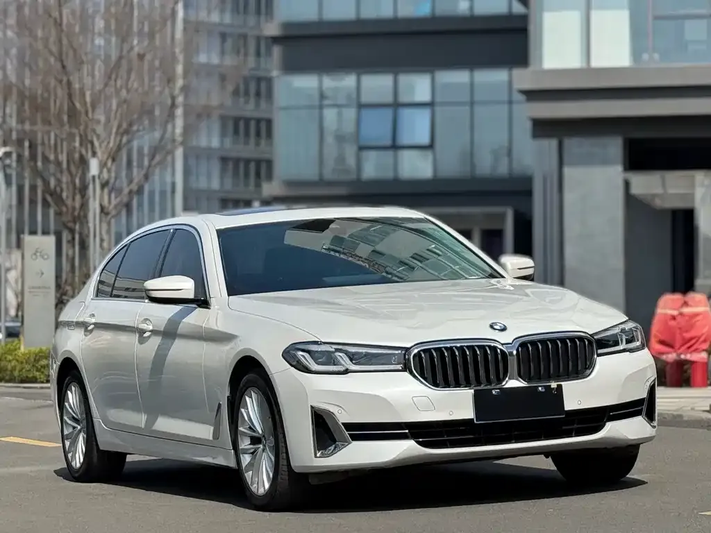 BMW 5 Series — фото 6