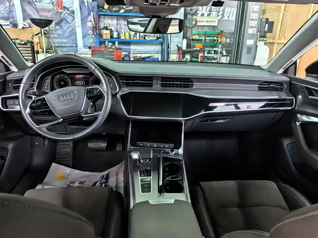 Audi A7L 2023 из CN, фото 5