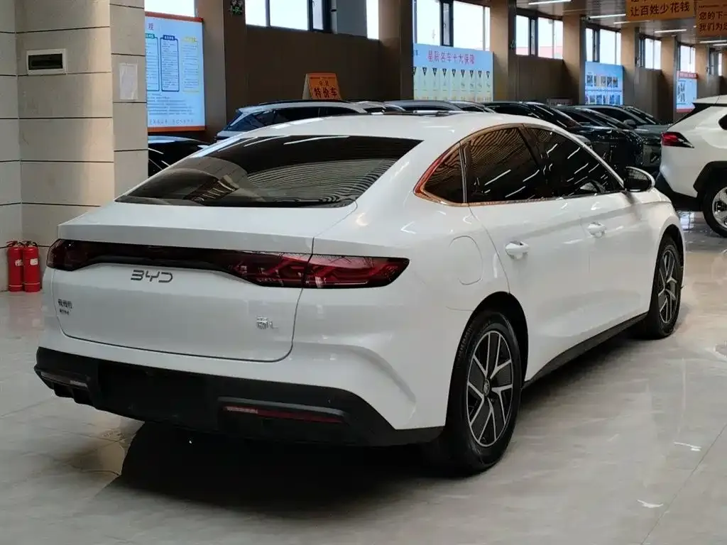 BYD Qin L — фото 6