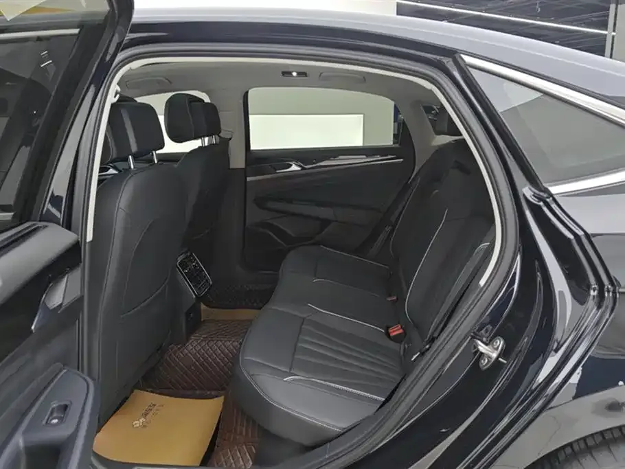 Volkswagen Passat — фото 7