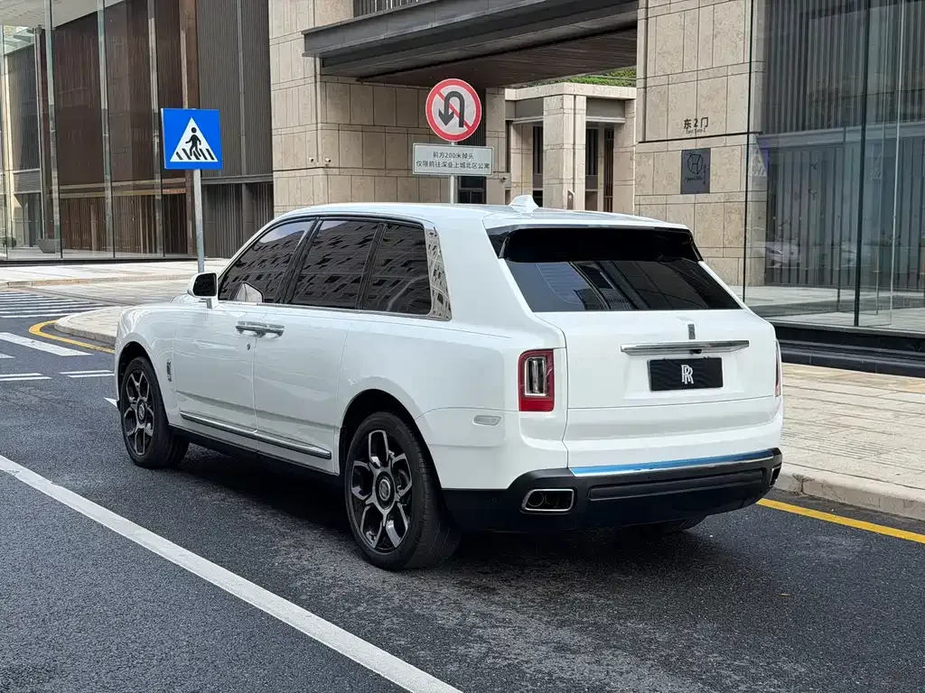Rolls-Royce Cullinan 2021 из CN, фото 8