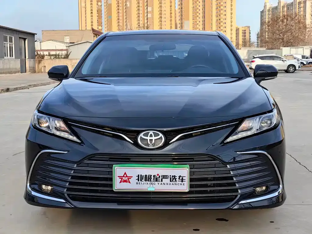 Toyota Camry — фото 5