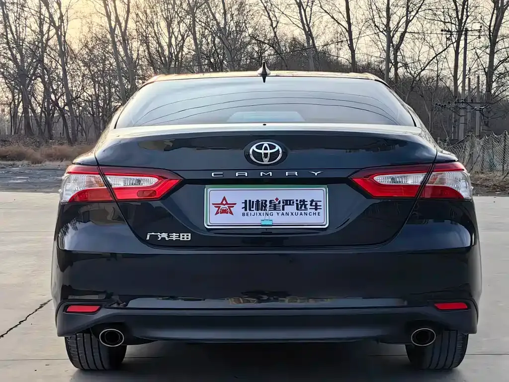 Toyota Camry — фото 9