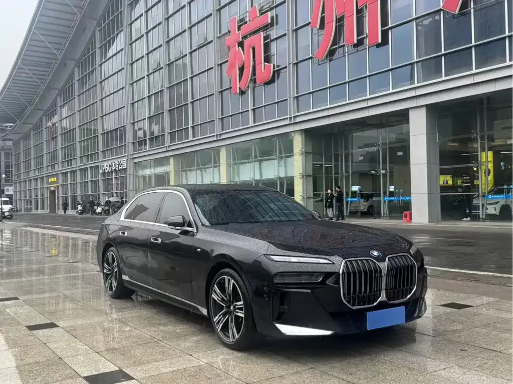 BMW 7 Series 2024 из CN, фото 4