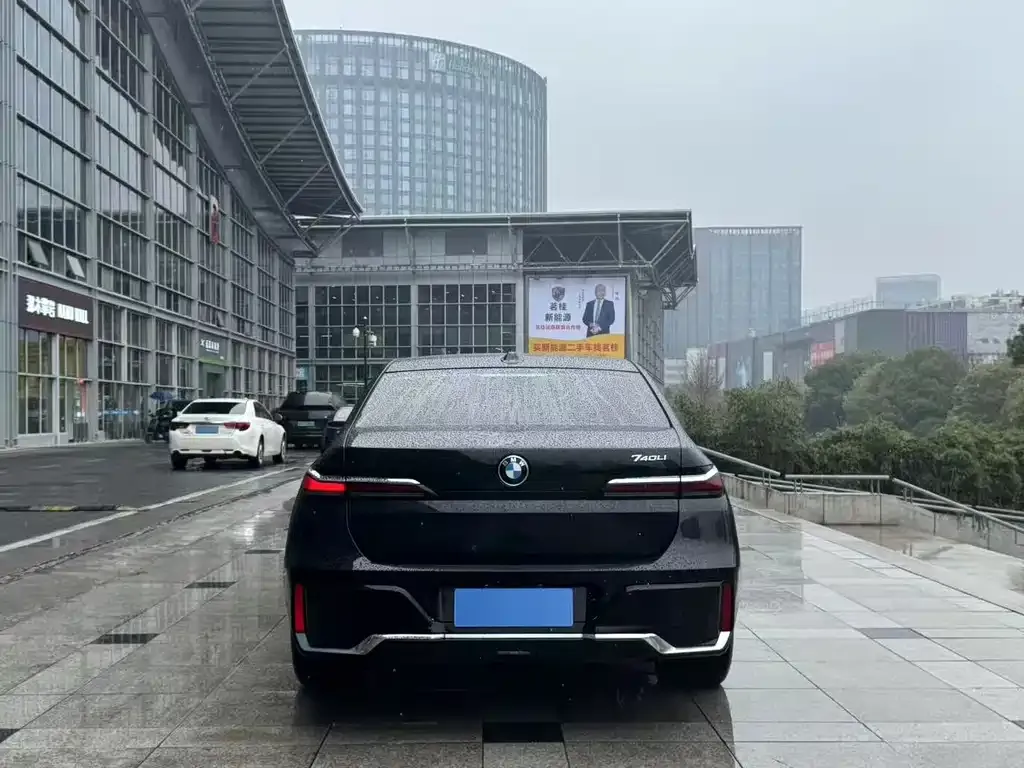 BMW 7 Series 2024 из CN, фото 3