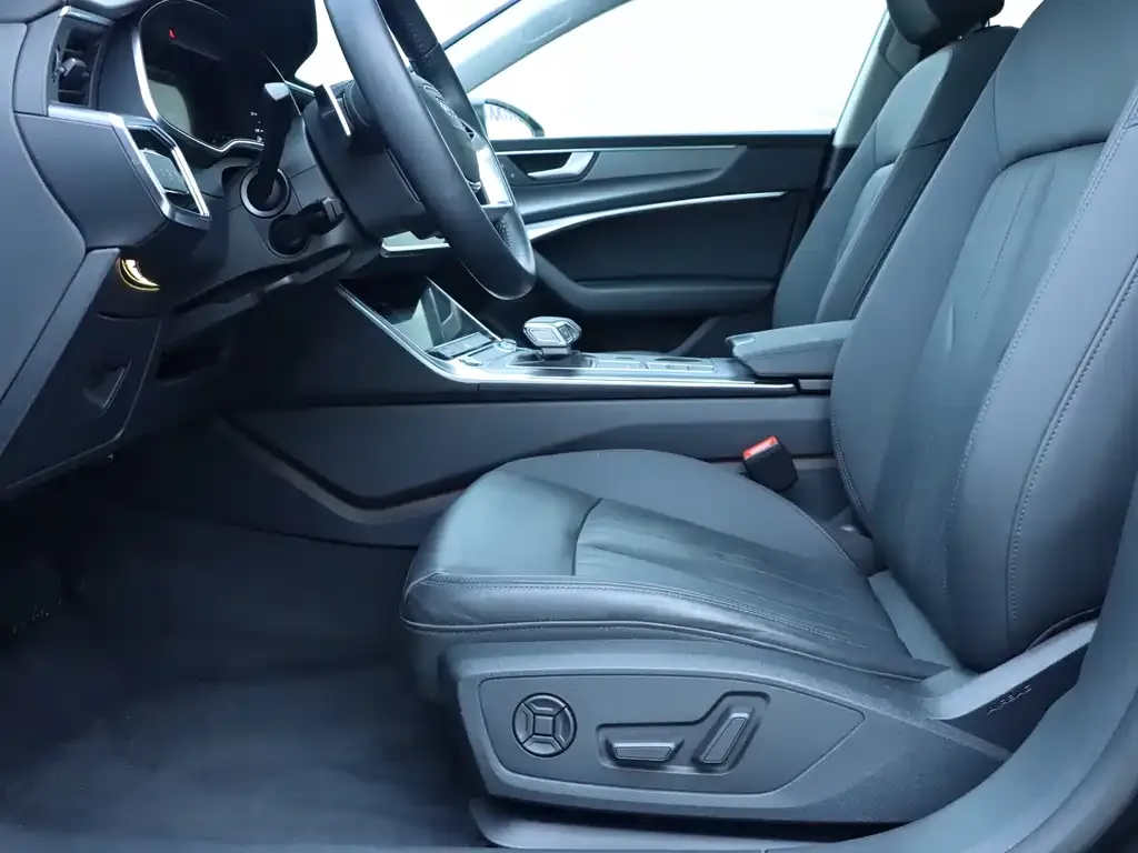 Audi A7 2021 из CN, фото 8