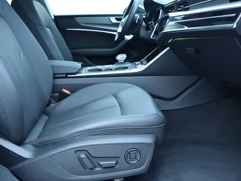 Audi A7 2021 из CN, фото 7