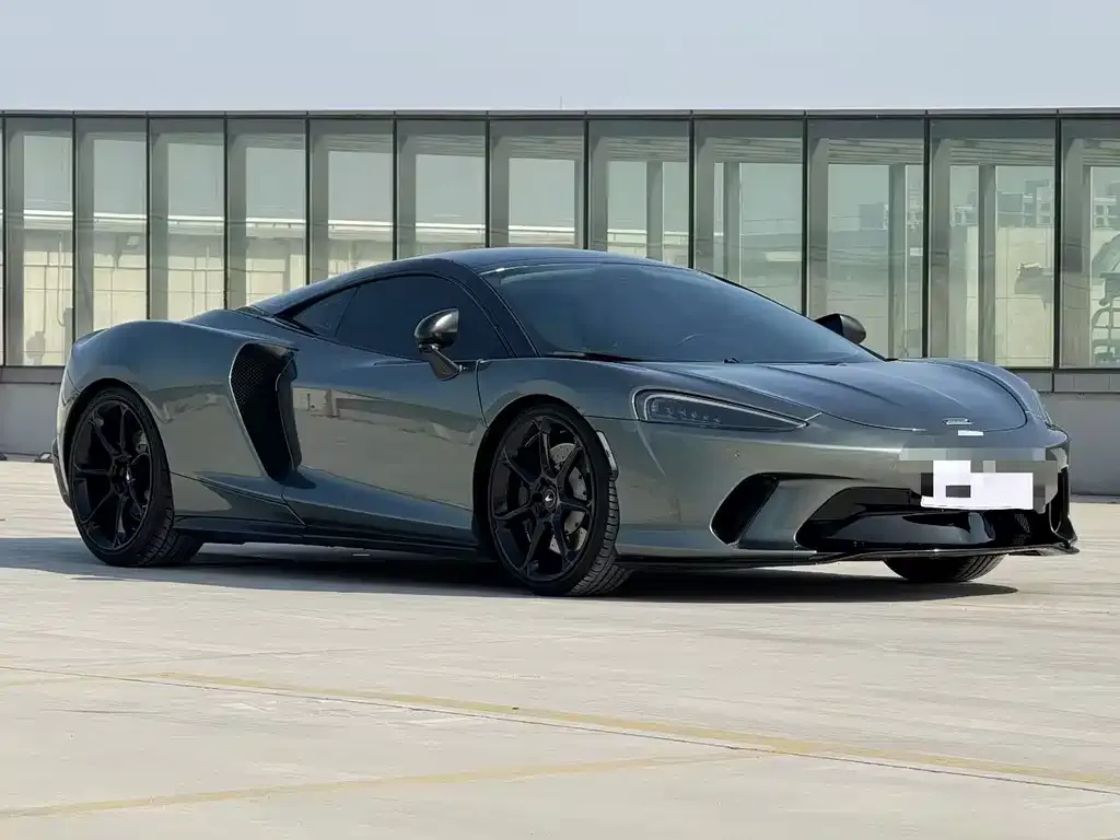 McLaren GT