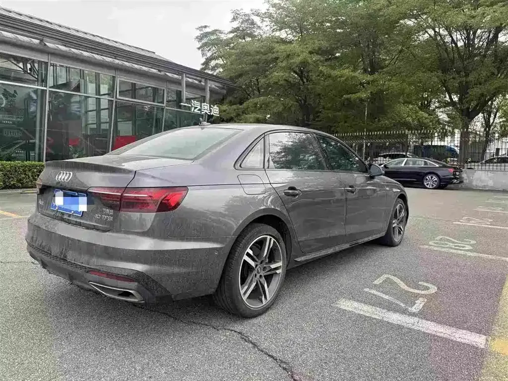 Audi A4L — фото 10