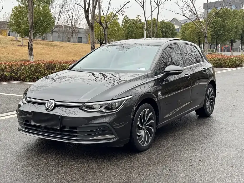 Volkswagen Golf 2024 из CN, фото 1