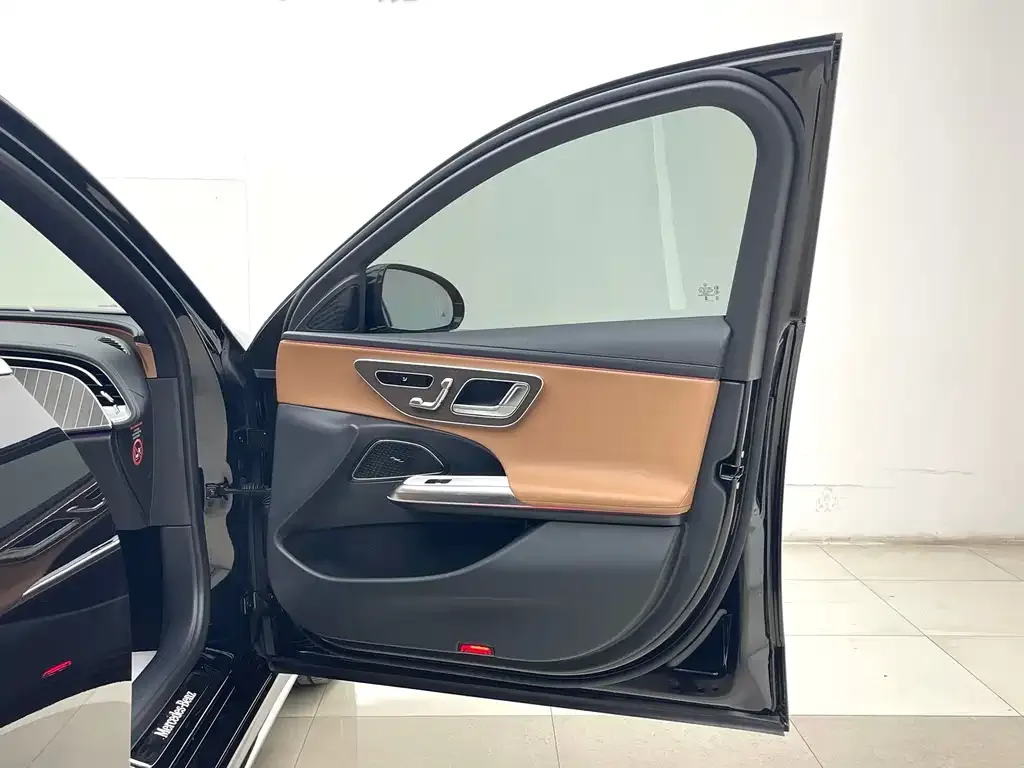 Mercedes-Benz E-Class 2025 из CN, фото 7