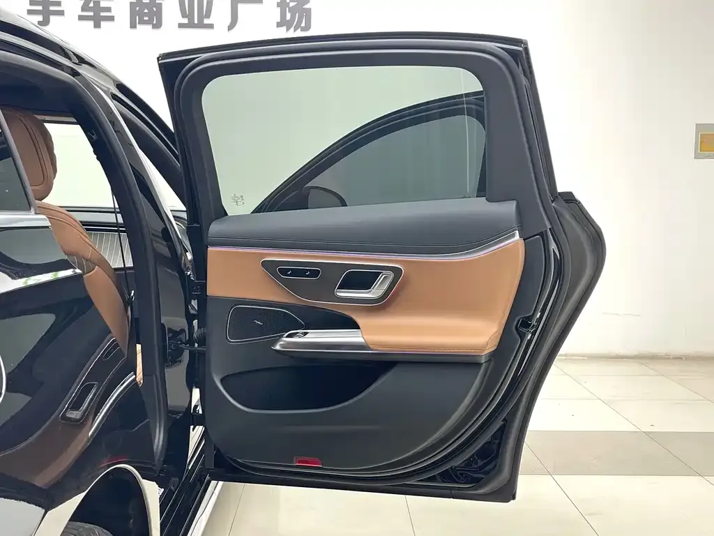 Mercedes-Benz E-Class 2025 из CN, фото 2