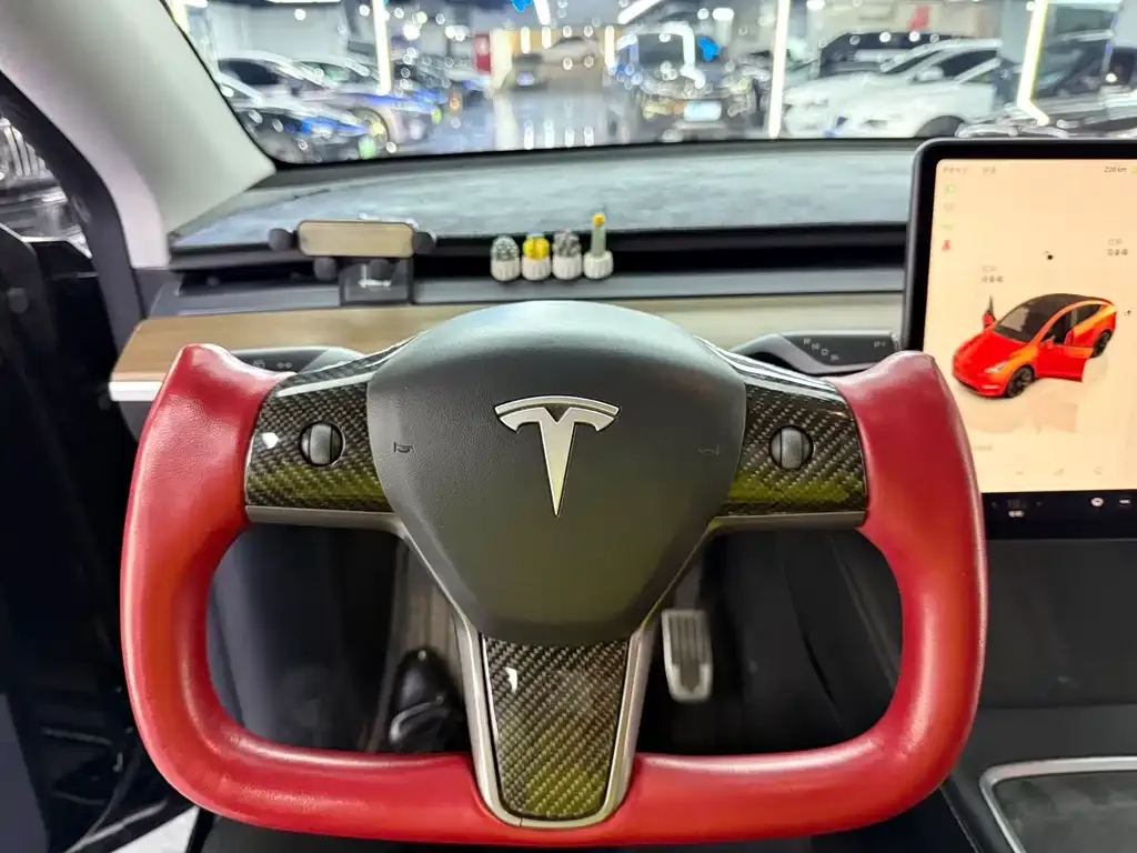 Tesla Model Y — фото 4