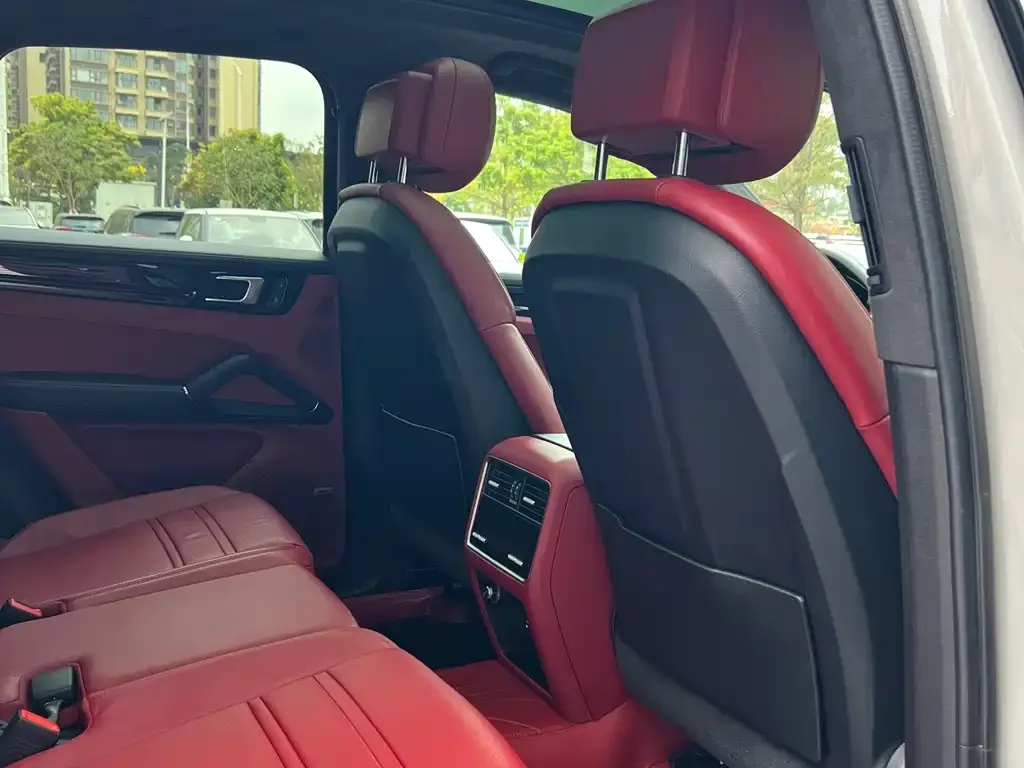 Porsche Cayenne — фото 2