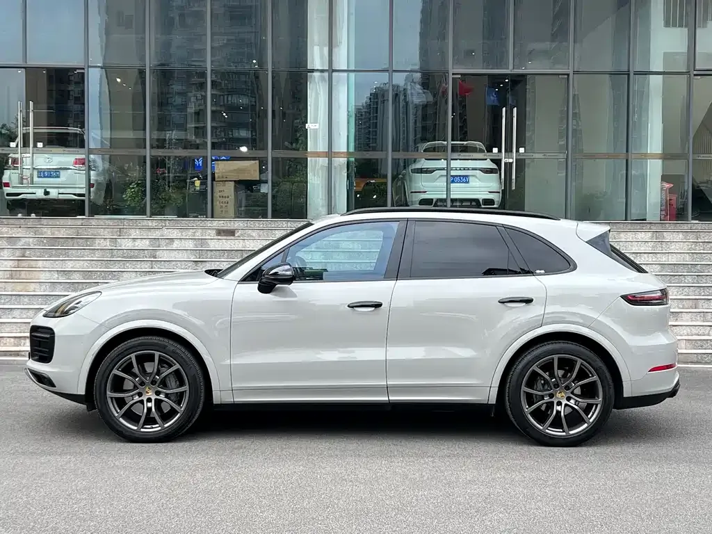 Porsche Cayenne — фото 7