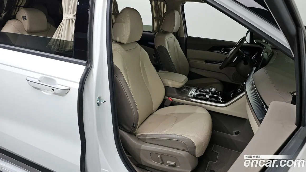 Kia Carnival — фото 4