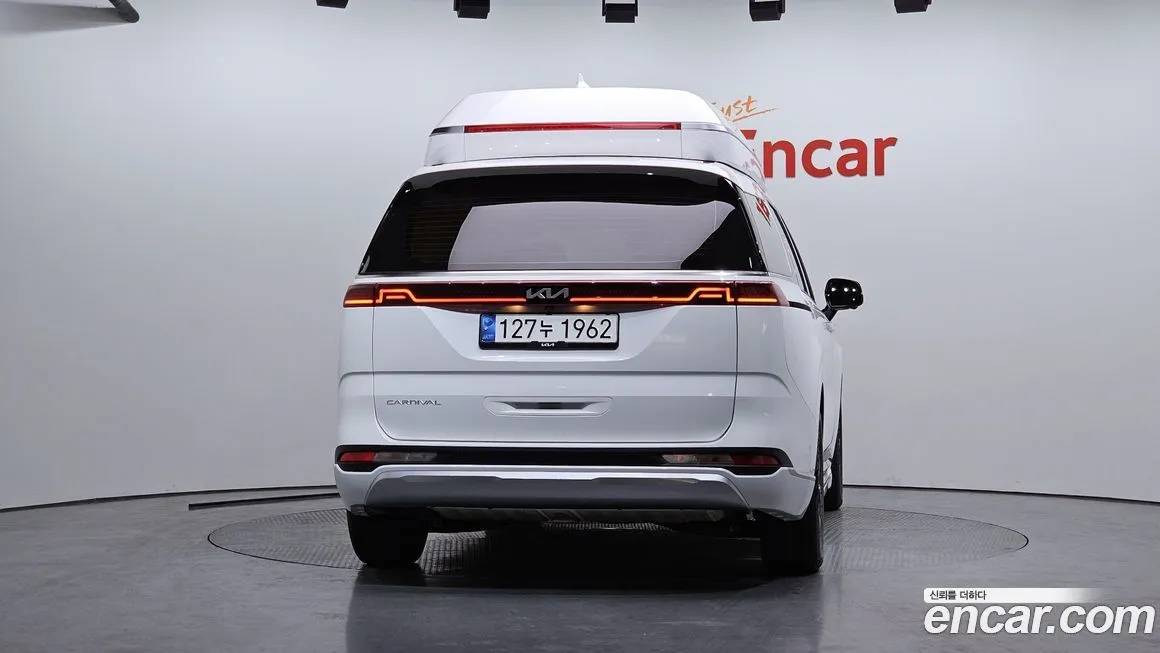 Kia Carnival — фото 10