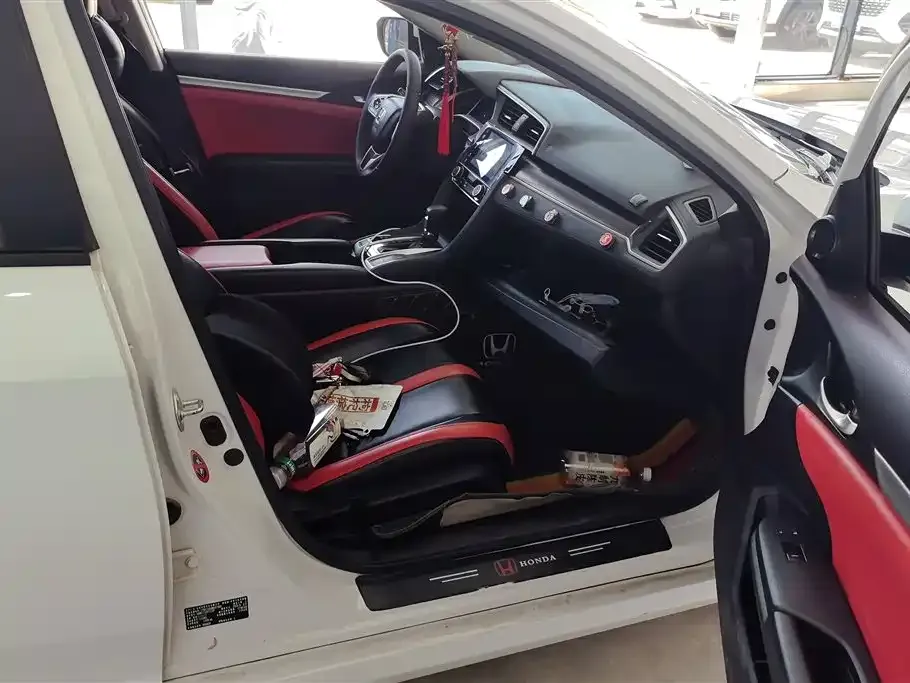 Honda Civic — фото 8