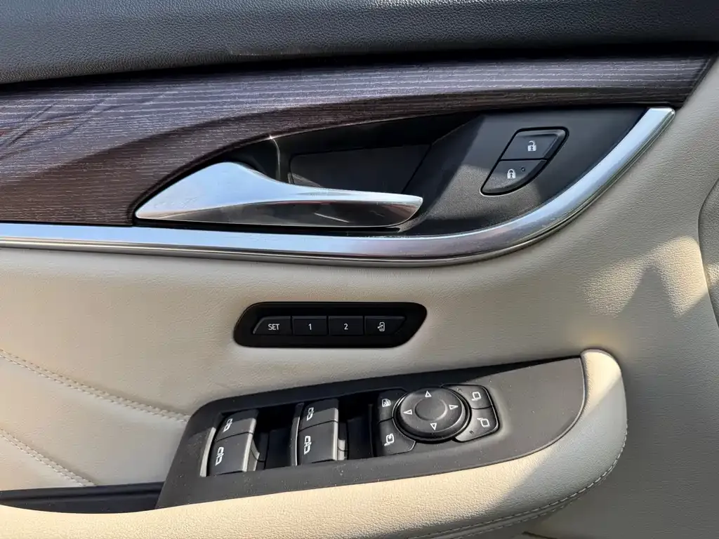 Buick Enclave — фото 8