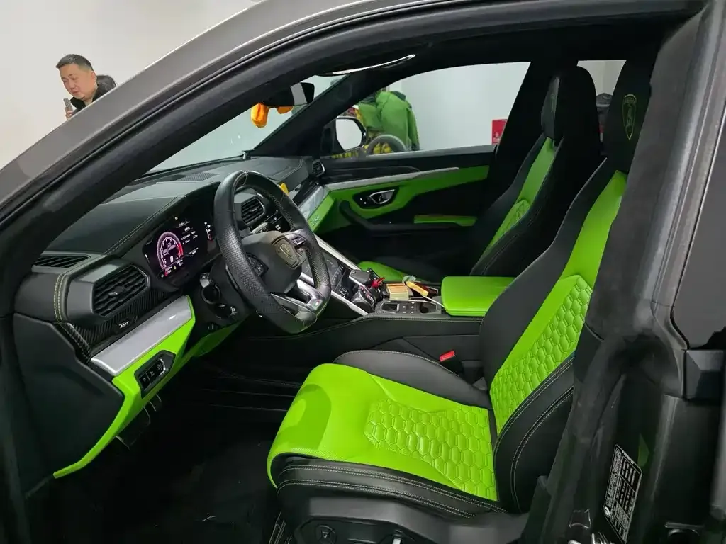 Lamborghini Urus — фото 6