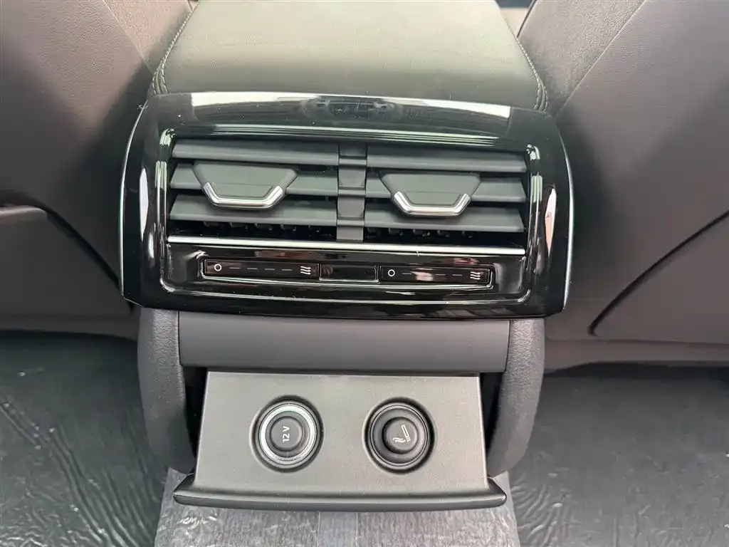Audi A8 2024 из CN, фото 2