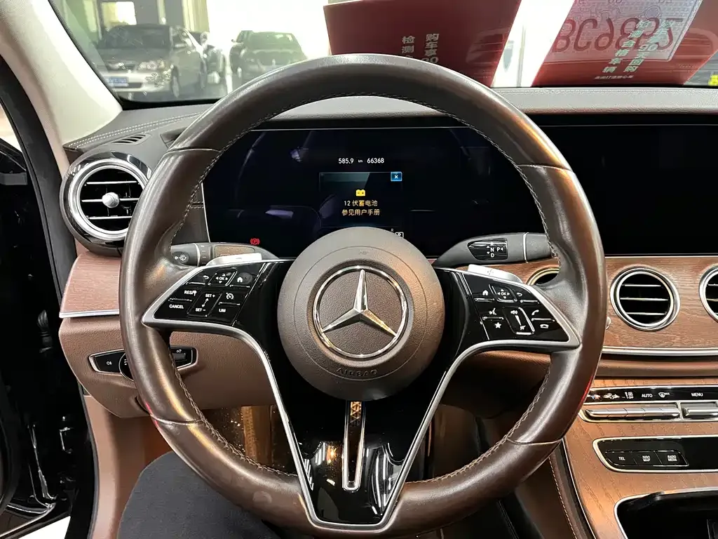 Mercedes-Benz E-Class — фото 10