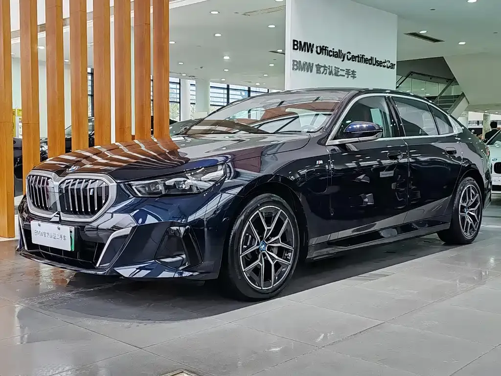 BMW i5 — фото 1