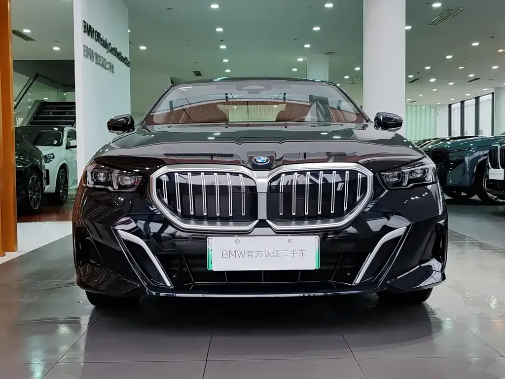 BMW i5 — фото 9