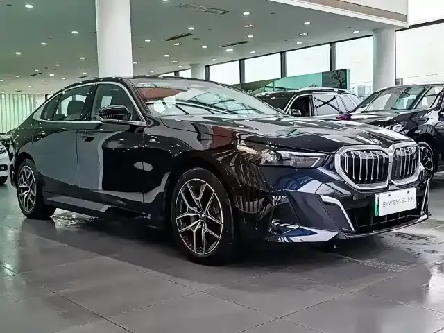 BMW i5 — фото 2