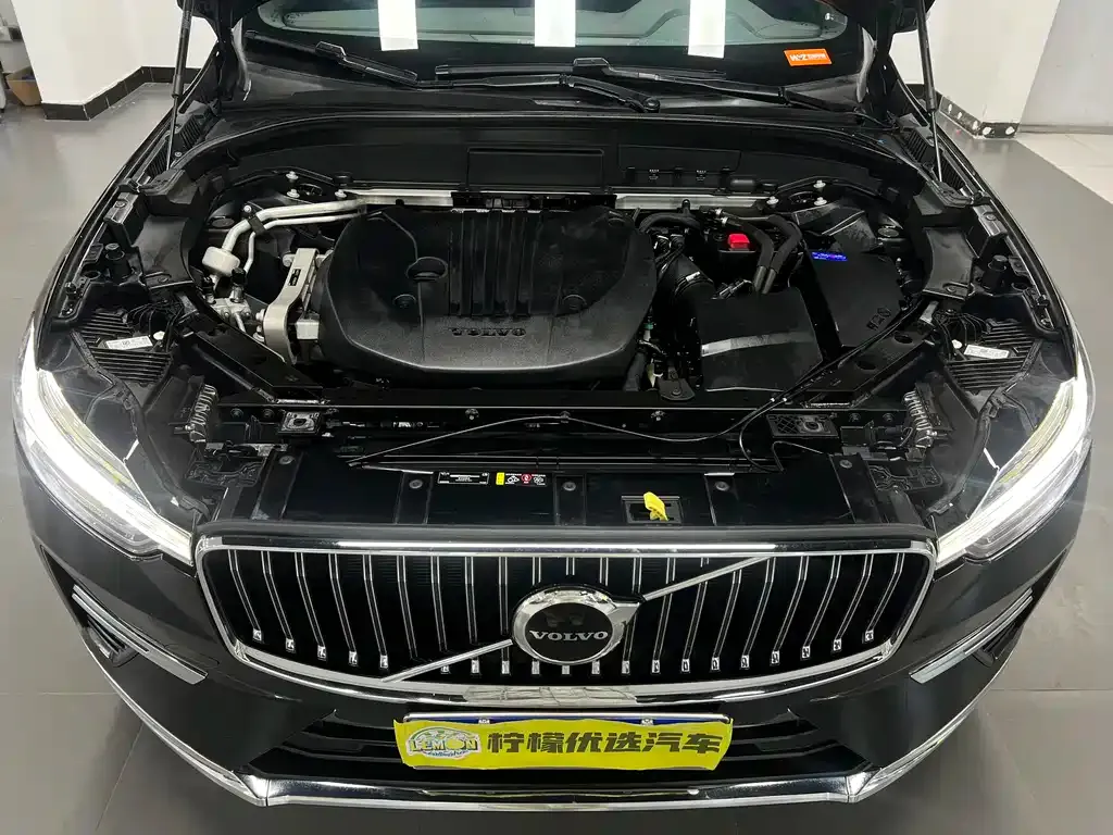 Volvo XC60 — фото 10