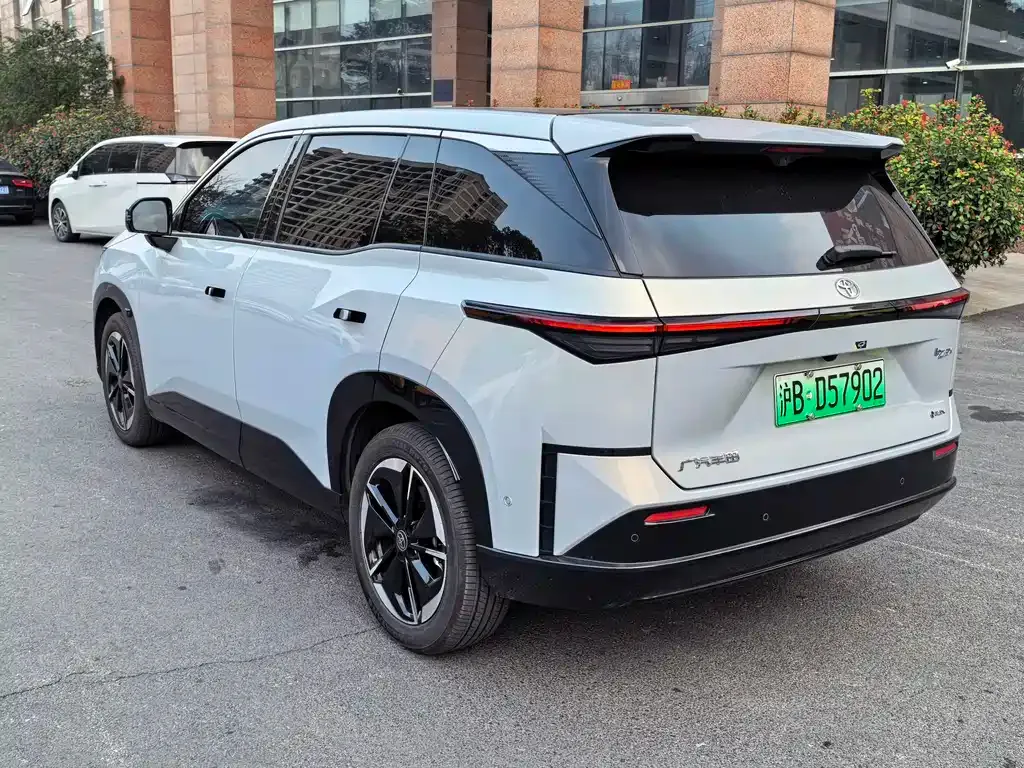 Toyota Platinum 3X 2025 из CN, фото 7