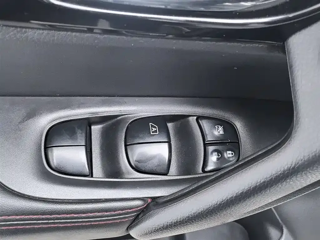 Nissan Qashqai — фото 8