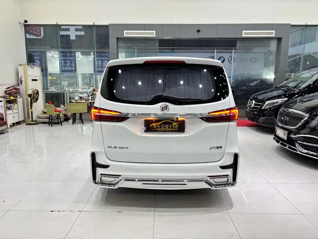 Buick GL8 2022 из CN, фото 2