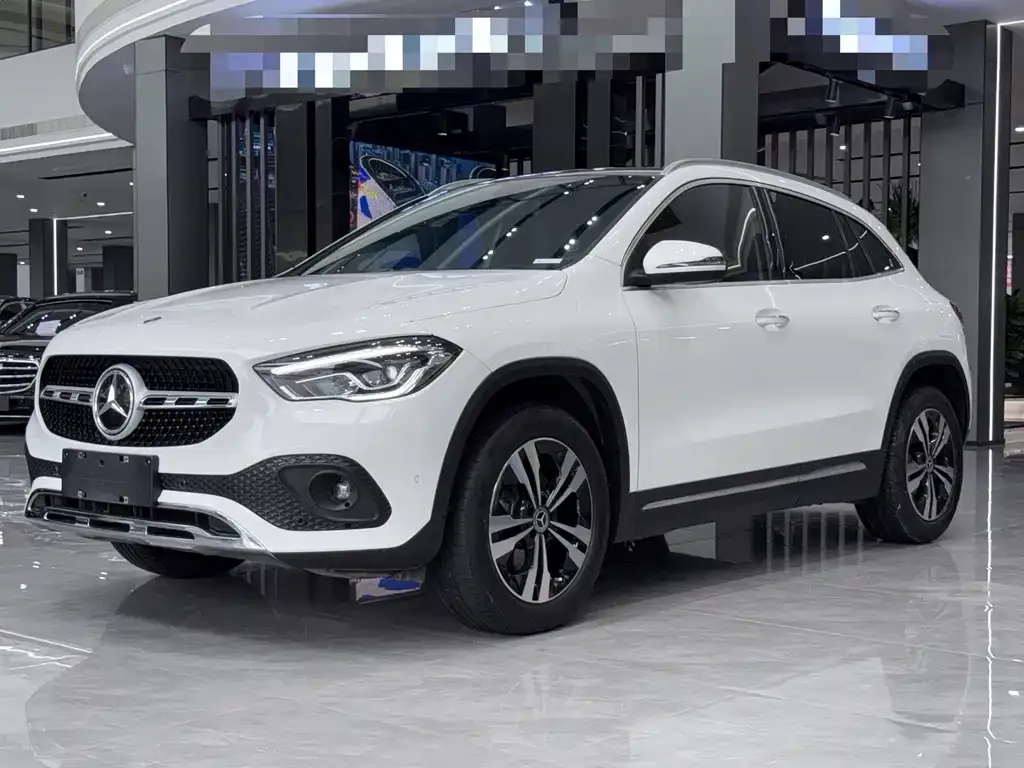 Mercedes-Benz GLA — фото 1