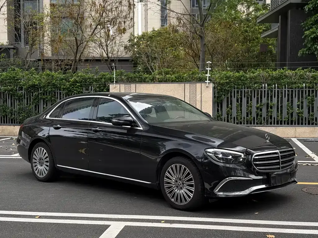 Mercedes-Benz E-Class — фото 9