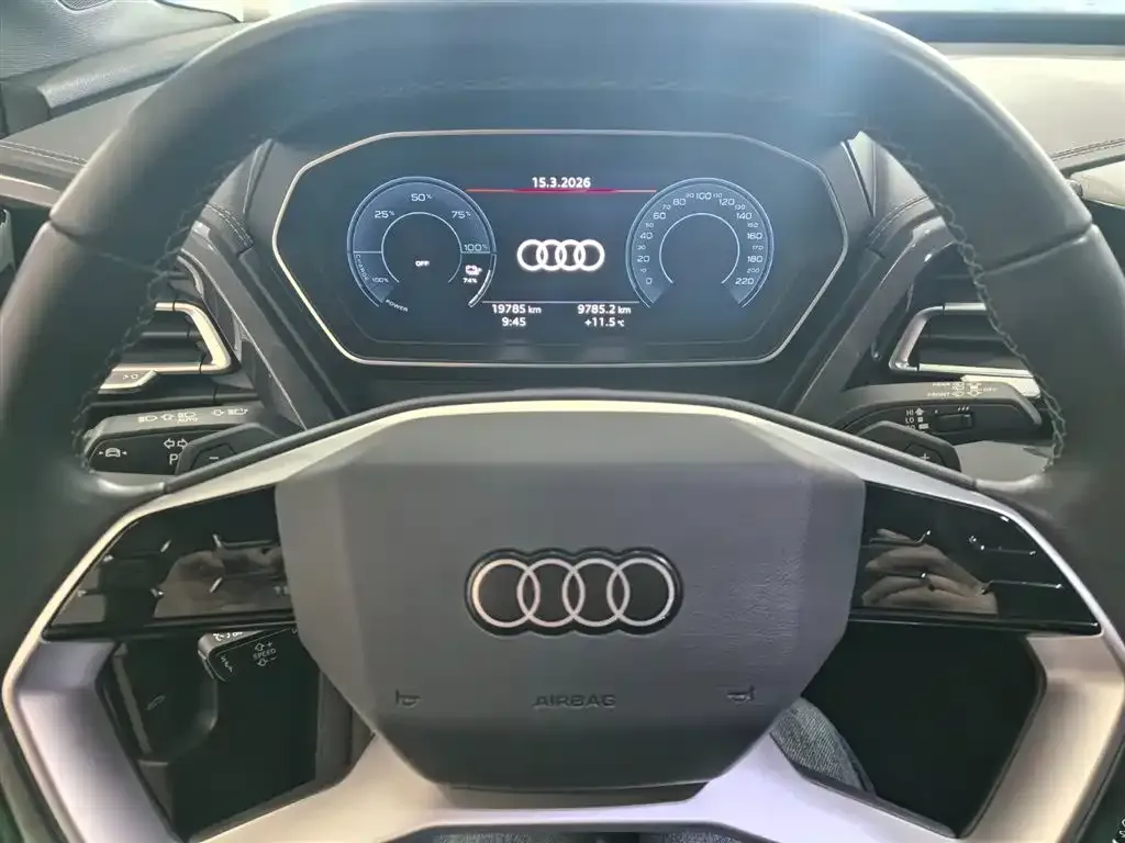 Audi Q4 e-tron — фото 4