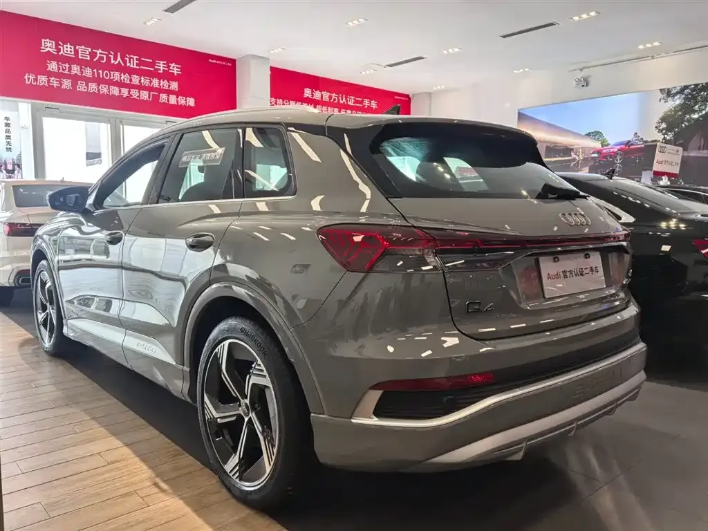 Audi Q4 e-tron — фото 9