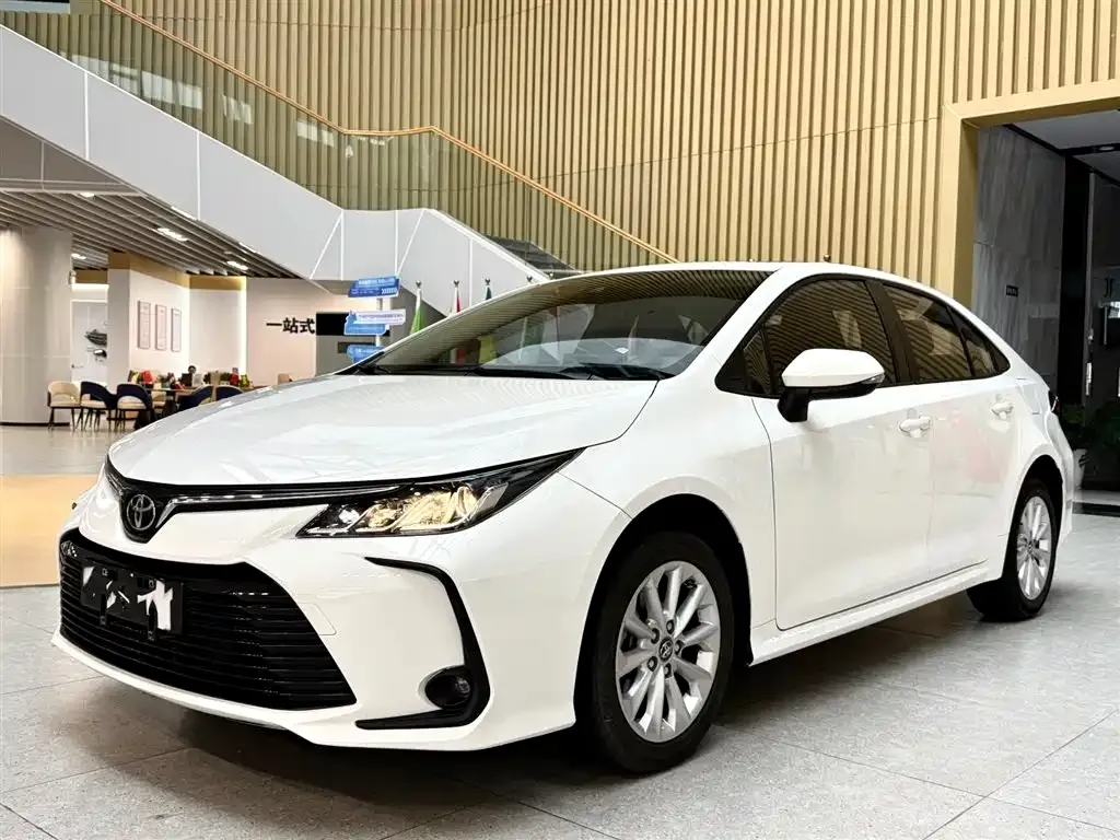 Toyota Corolla — фото 8