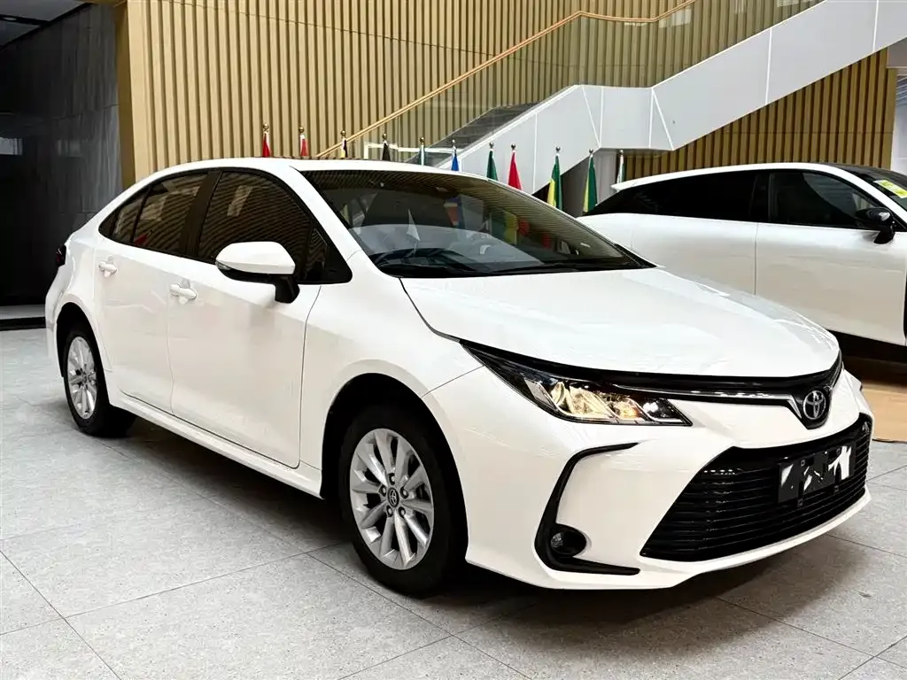 Toyota Corolla — фото 6