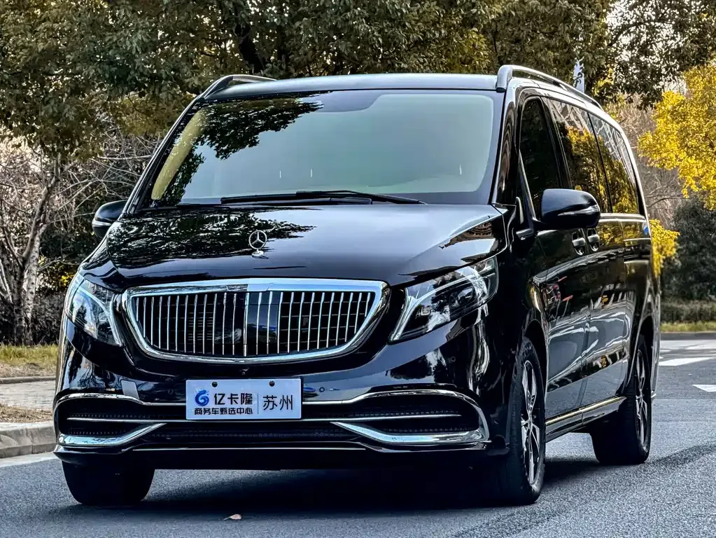 Mercedes-Benz V-Class — фото 1