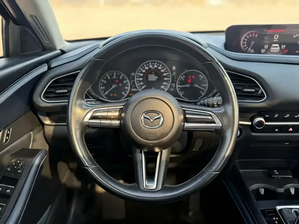 Mazda CX-30 — фото 9