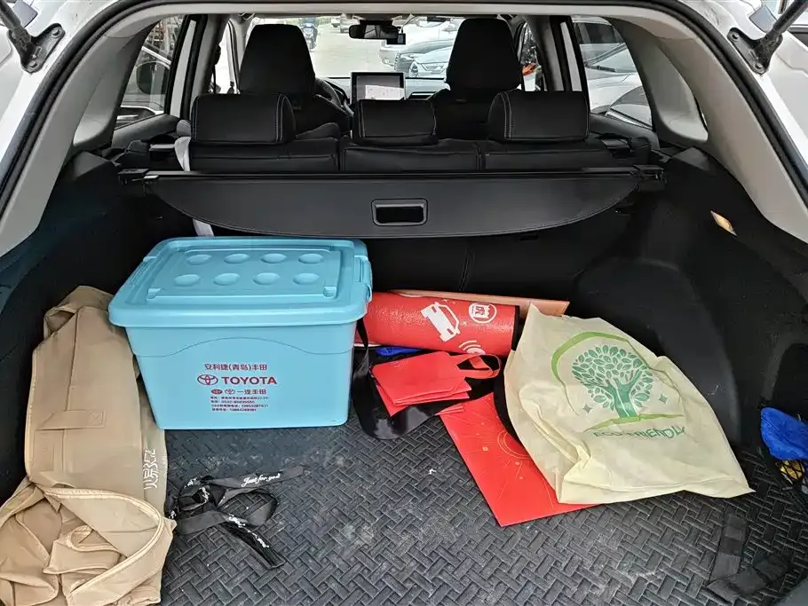 Toyota RAV4 — фото 10