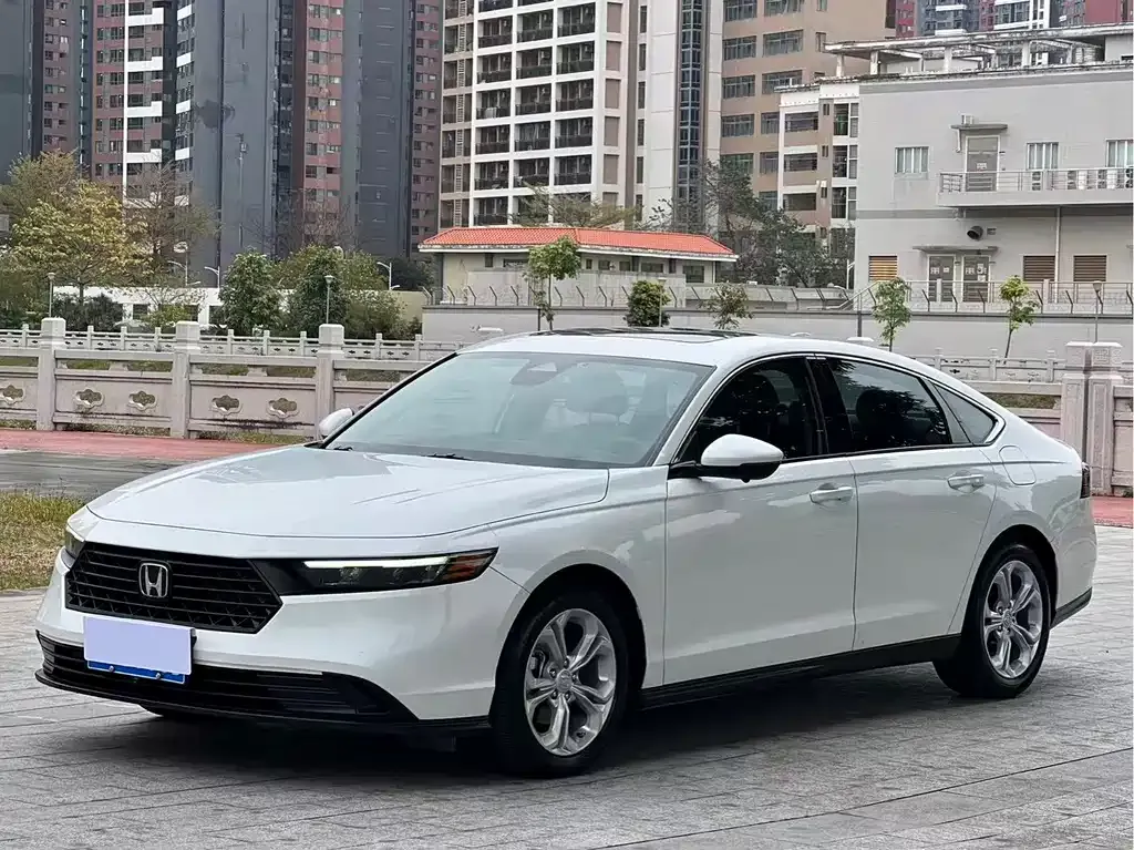 Honda Accord — фото 1