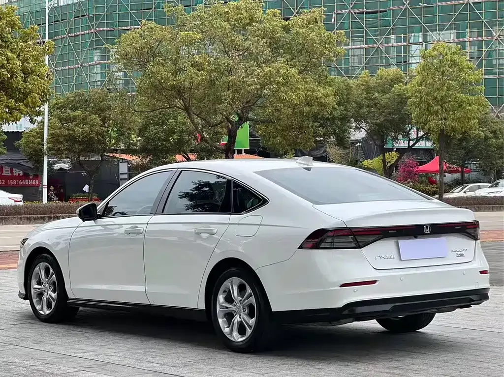 Honda Accord — фото 9