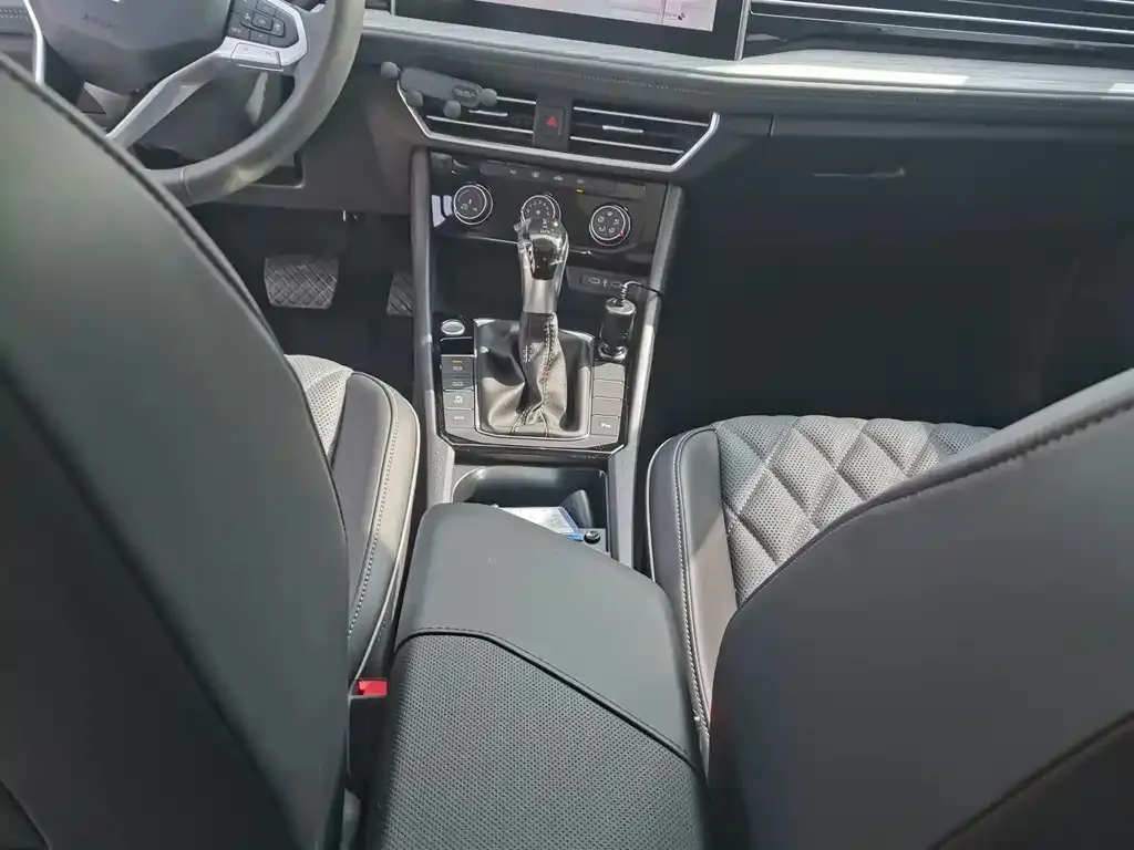 Volkswagen Sagitar 2025 из CN, фото 4